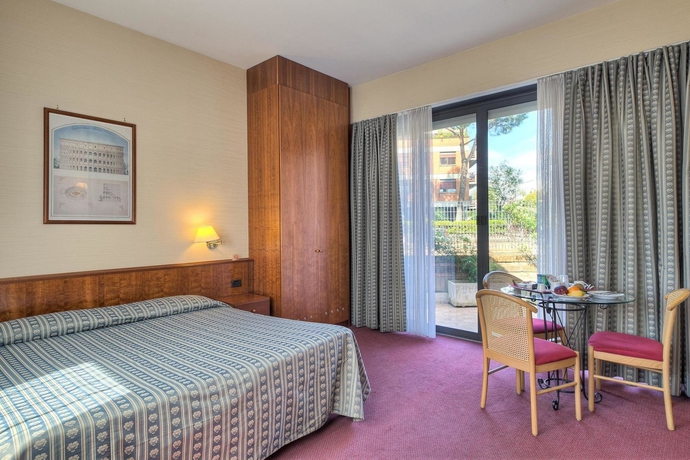 Imagen de la habitación del Hotel Petra. Foto 12