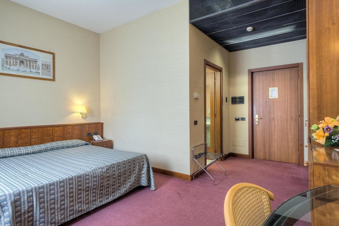 Imagen de la habitación del Hotel Petra. Foto 14