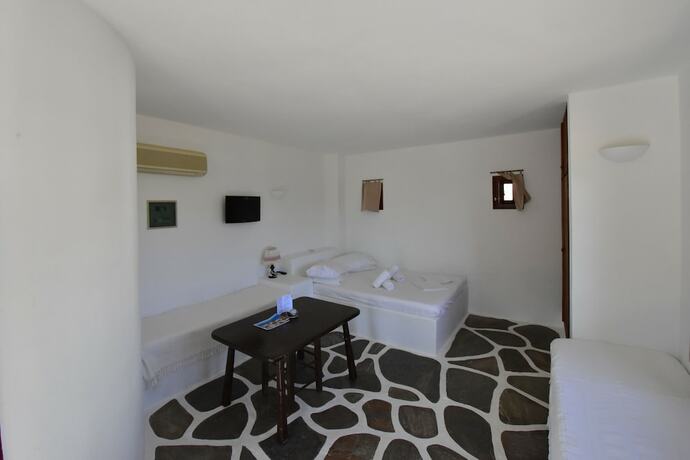 Imagen de la habitación del Hotel Petra Holiday Village. Foto 11