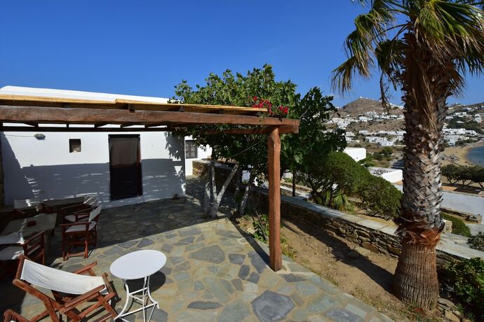 Imagen de la habitación del Hotel Petra Holiday Village. Foto 18
