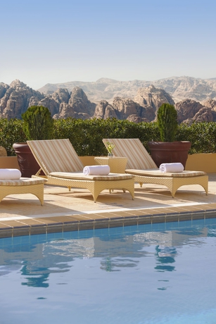 Imagen de la piscina del Hotel Petra Marriott. Foto 16