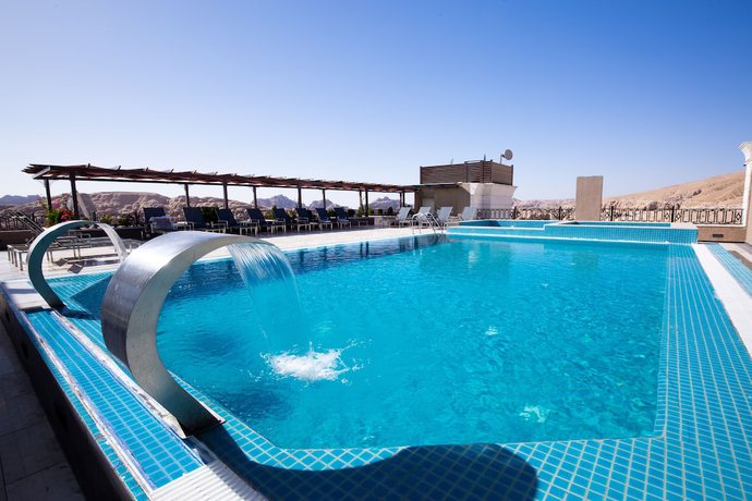 Imagen de la piscina del Hotel Petra Moon Luxury. Foto 20