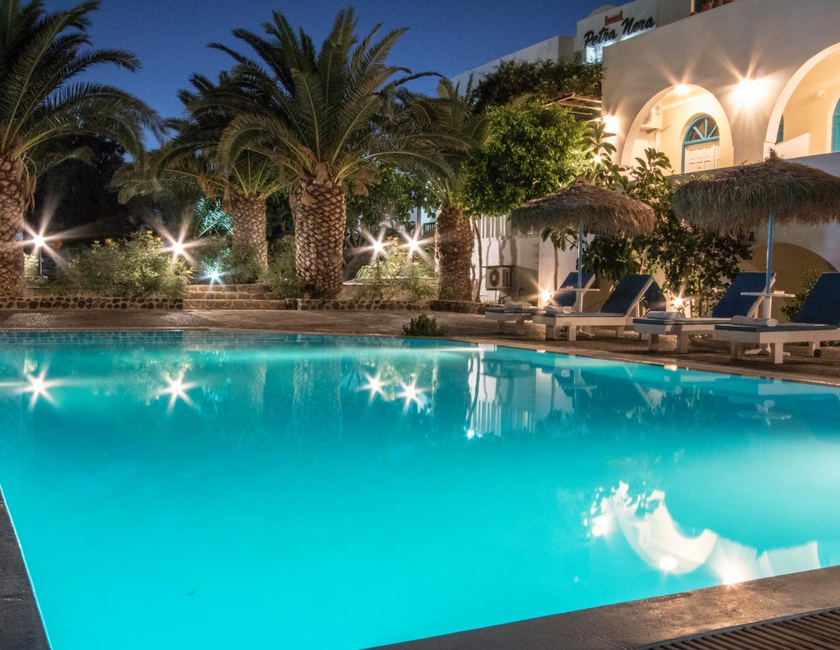 Imagen general del Hotel Petra Nera, Perissa-Perivolos. Foto 1