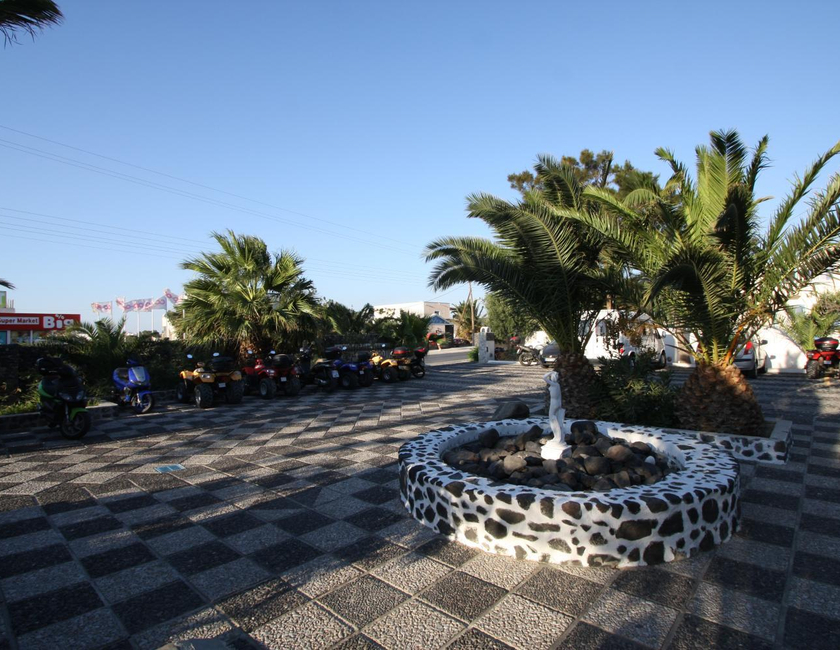 Imagen general del Hotel Petra Nera, Perissa-Perivolos. Foto 13