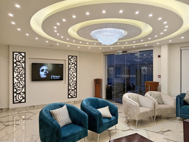 Imagen de los interiores del Hotel Petra Premium. Foto 8