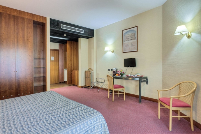 Imagen de la habitación del Hotel Petra, Romanina. Foto 5