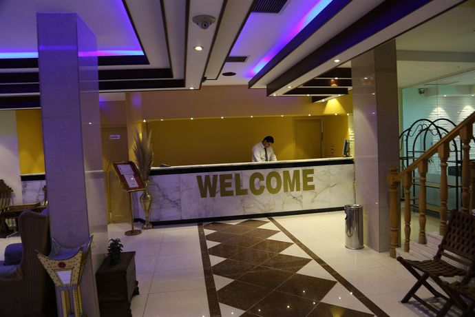 Imagen de los interiores del Hotel Petra Sella. Foto 15