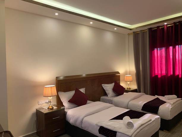 Imagen de la habitación del Hotel Petra Sky. Foto 6