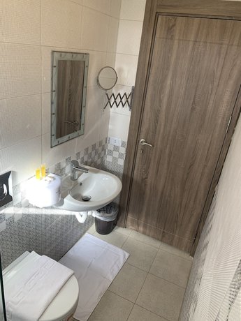 Imagen de la habitación del Hotel Petra Sky. Foto 8
