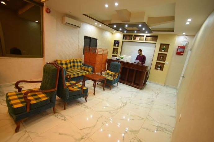 Imagen de los interiores del Hotel Petra Sky. Foto 19