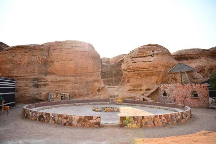 Imagen de los interiores del Hotel Petra Spirit Camp. Foto 8