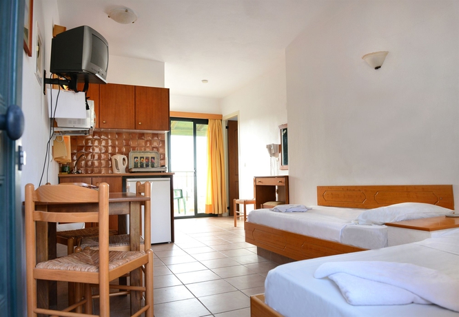 Imagen de la habitación del Hotel Petra Village. Foto 5