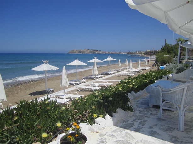 Imagen de los exteriores del Hotel Petradi Beach Lounge. Foto 10