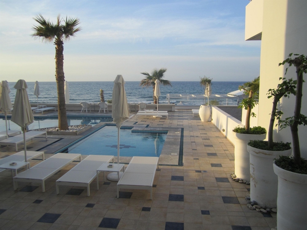 Imagen de la piscina del Hotel Petradi Beach Lounge. Foto 16