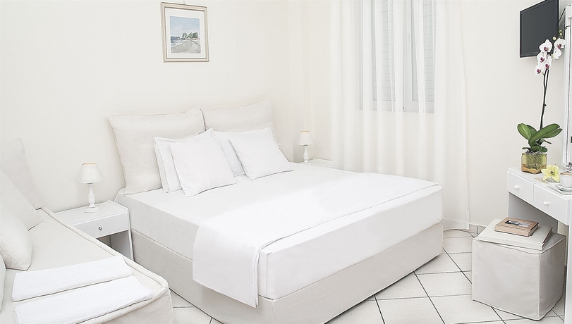 Imagen de la habitación del Hotel Petradi Beach Lounge. Foto 9