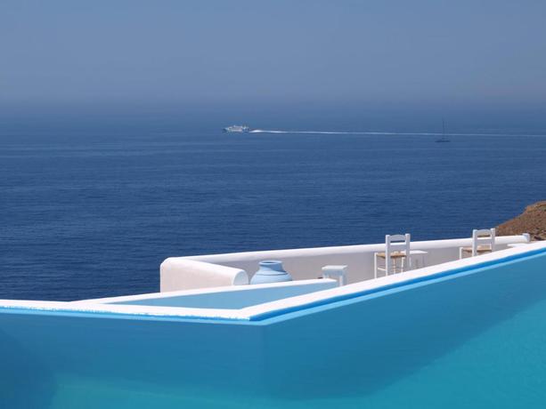 Imagen de los exteriores del Hotel Petradi, Ios. Foto 7