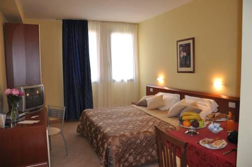 Imagen de la habitación del Hotel Petrarca. Foto 13