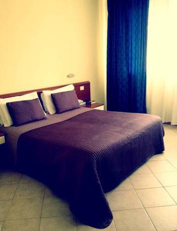 Imagen de la habitación del Hotel Petrarca. Foto 15