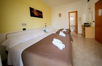 Imagen de la habitación del Hotel Petrarca, Rimini. Foto 4