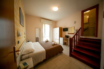 Imagen de la habitación del Hotel Petrarca, Rimini. Foto 7