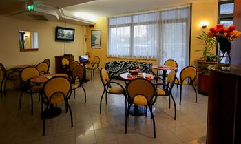 Imagen del bar/restaurante del Hotel Petrarca, Rimini. Foto 3