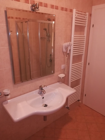 Imagen de la habitación del Hotel Petraria & Resort. Foto 15