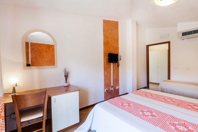 Imagen de la habitación del Hotel Petri Marini and Resort. Foto 16
