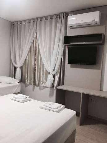 Imagen de la habitación del Hotel Petri Plaza. Foto 4