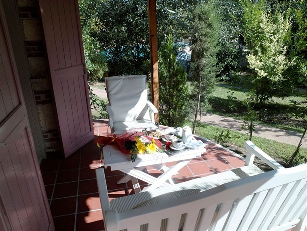 Imagen de los exteriores del Hotel Petrino Suites. Foto 6