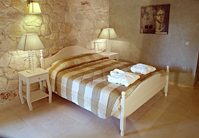 Imagen de la habitación del Hotel Petrino Suites. Foto 5