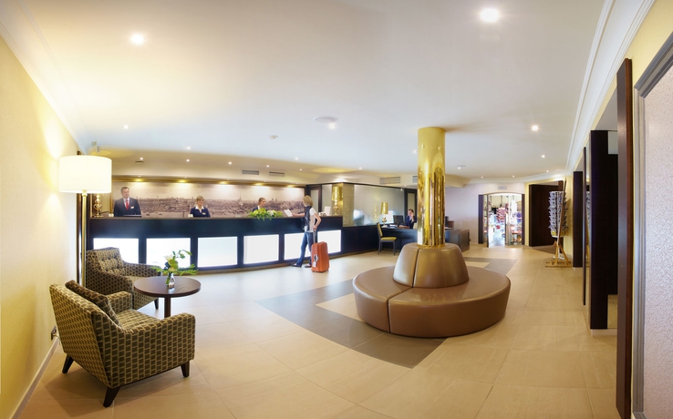 Imagen de los interiores del Hotel Petro Palace. Foto 12