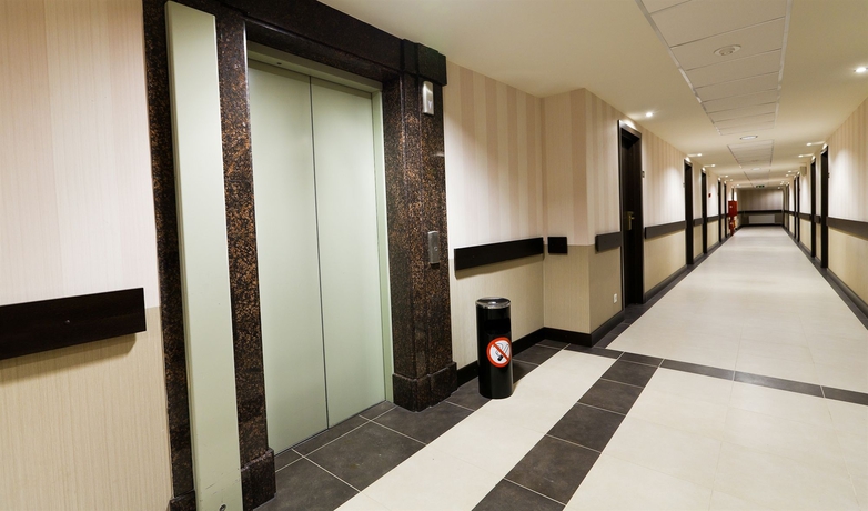 Imagen de los interiores del Hotel Petro Palace. Foto 15