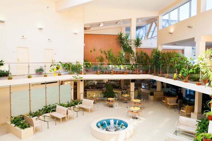 Imagen de los interiores del Hotel Petro Sport. Foto 11