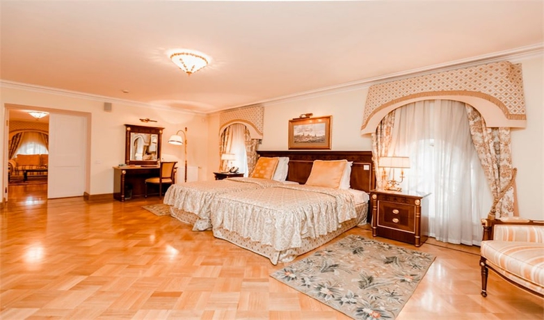 Imagen de la habitación del Hotel Petroff Palace Boutique. Foto 11