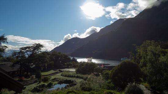 Imagen de los exteriores del Hotel Petrohue Lodge. Foto 4