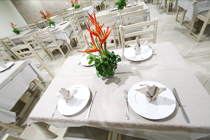 Imagen del bar/restaurante del Hotel Petrolina Palace. Foto 3