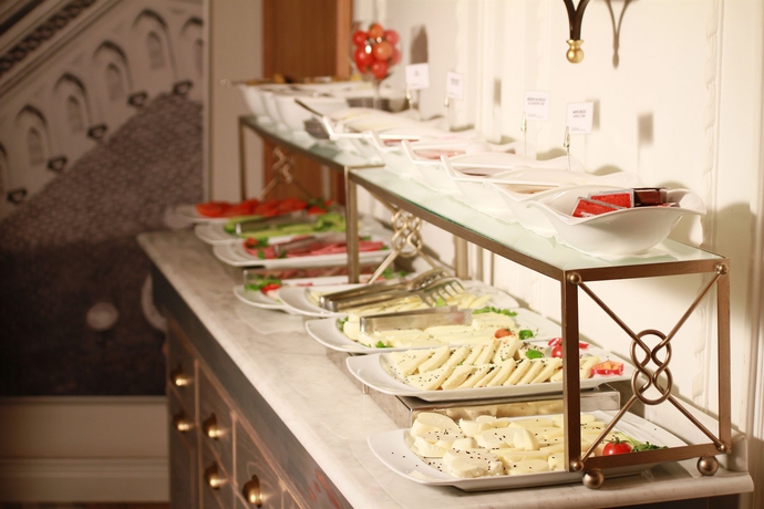 Imagen del bar/restaurante del Hotel Petros, Estambul. Foto 2