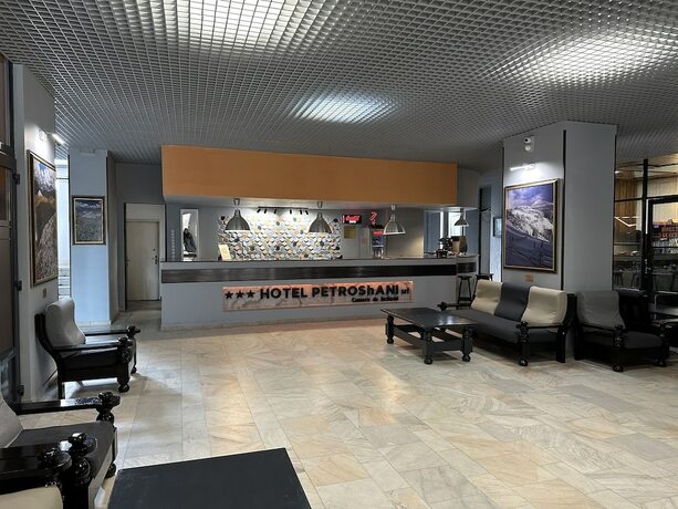 Imagen general del Hotel Petroshani. Foto 8