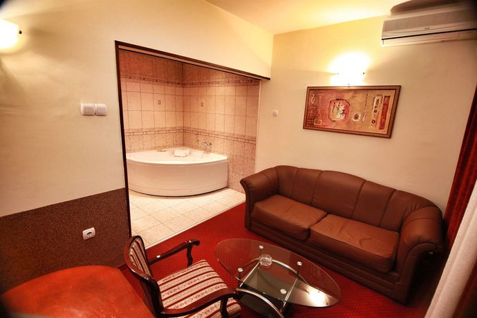 Imagen del bar/restaurante del Hotel Petrus, Paracin Municipality. Foto 5