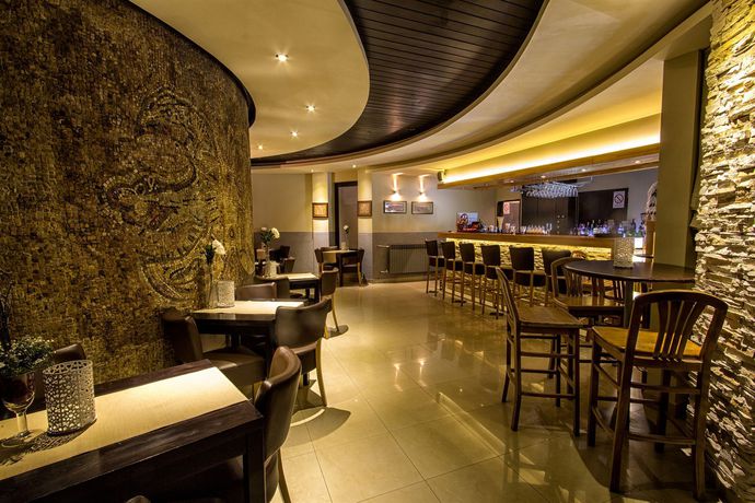 Imagen del bar/restaurante del Hotel Petrus, Paracin Municipality. Foto 6