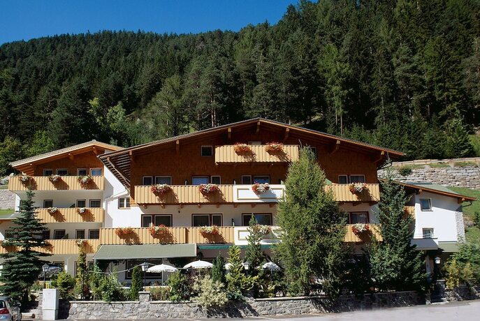 Imagen general del Hotel Pettneuerhof. Foto 7