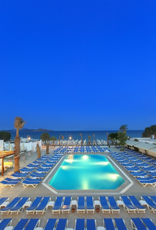 Imagen de la piscina del Hotel Petunya Beach Resort - All Inclusive. Foto 4