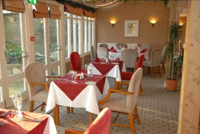 Imagen del bar/restaurante del Hotel Peveril Of The Peak. Foto 4