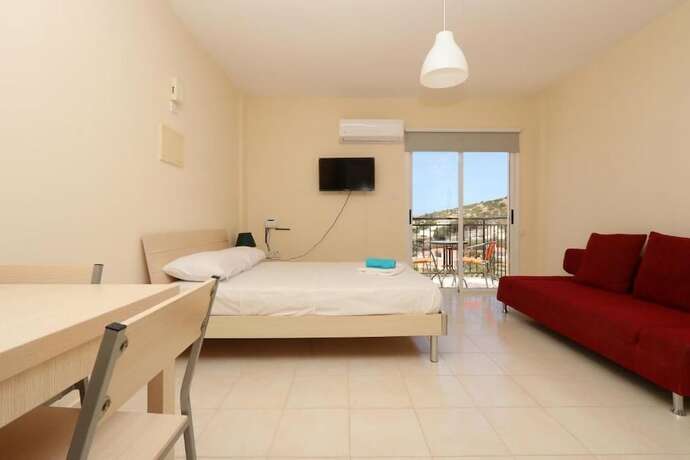 Imagen de la habitación del Hotel Peyia Pearl. Foto 15