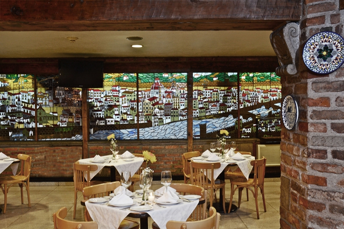 Imagen del bar/restaurante del Hotel Pf. Foto 3