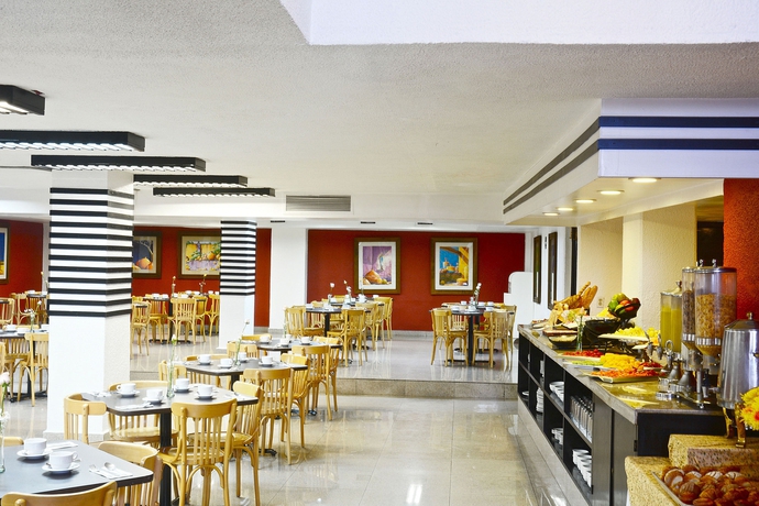 Imagen del bar/restaurante del Hotel Pf. Foto 7