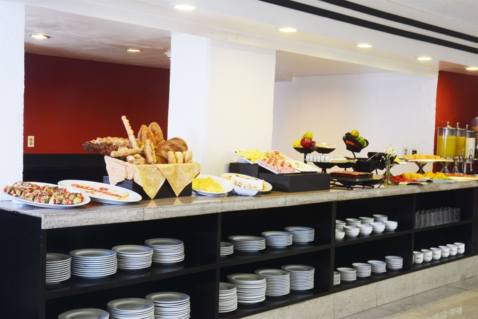 Imagen del bar/restaurante del Hotel Pf. Foto 8