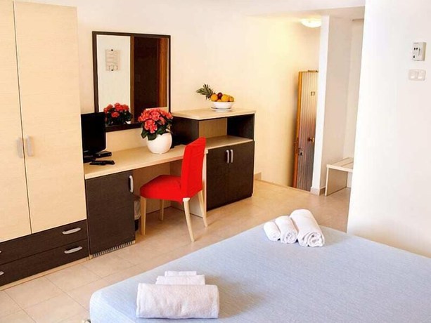 Imagen de la habitación del Hotel Pfa La Darsena. Foto 14