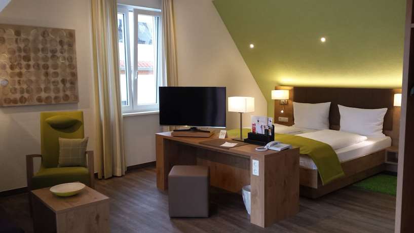 Imagen de la habitación del Hotel Pf&auml;lzer Hof, Edenkoben. Foto 5