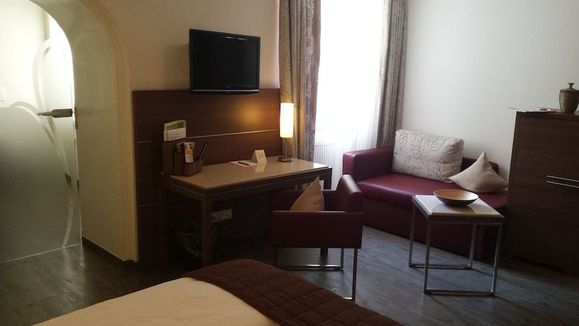 Imagen de la habitación del Hotel Pf&auml;lzer Hof, Edenkoben. Foto 15